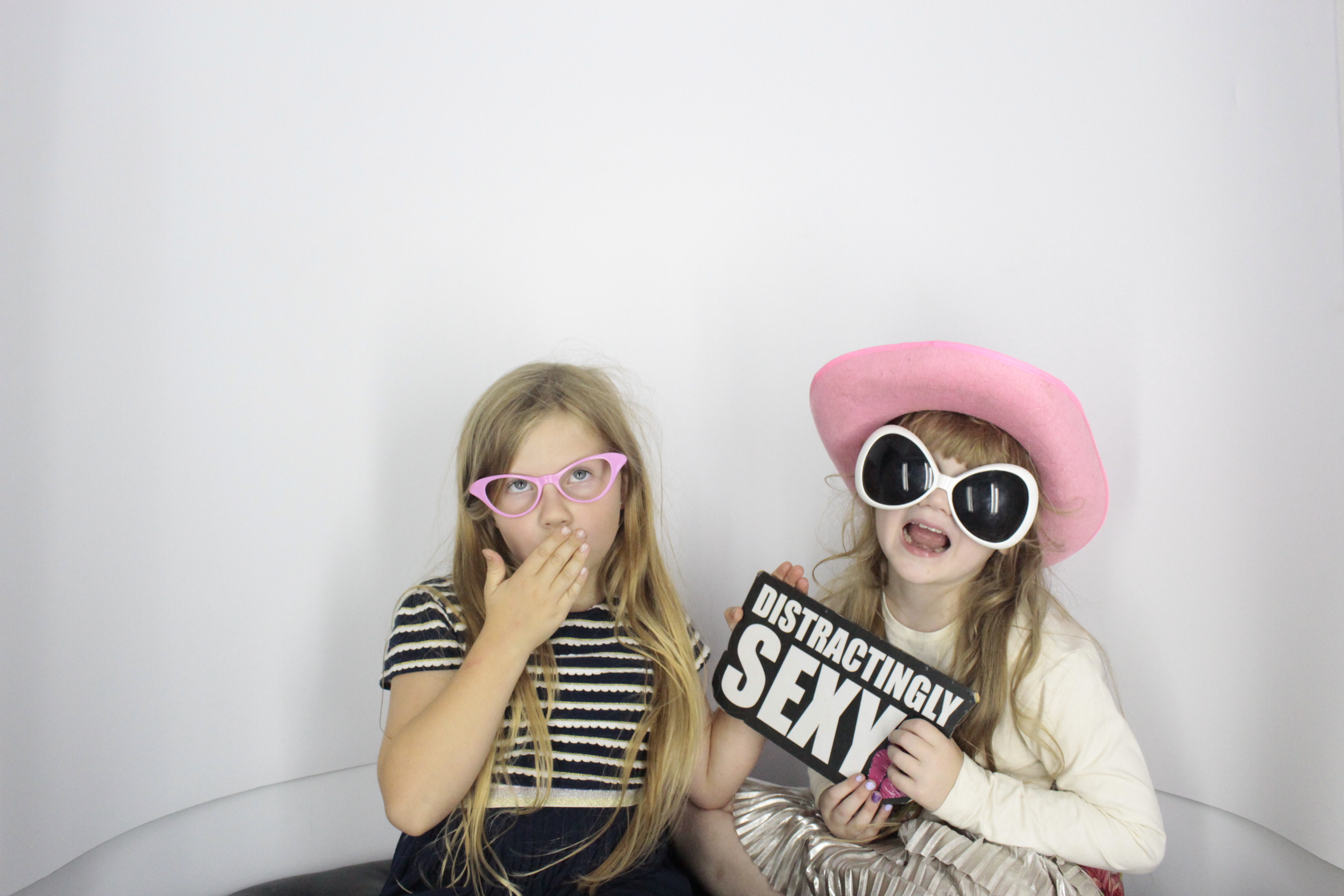 Nadine 40th Birthday  | View more photos from the event at gallery.myphotoboothexperience.co.uk/u/MyPhotoBoothExperienceLtd/Nadine-40th-Birthday